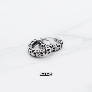 Titanium made hinged Skull hoops, Small size unique design, Hypoallergenic unisex Huggies, Lightweight cartilage Gothic punk style earrings