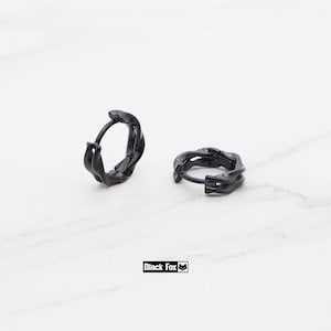 Black Twisted Hoop Earring, Titanium Gothic Jewelry, Unisex Punk Minimalist Hoop, Lightweight Hypoallergenic Cartilage Earring, Huggies