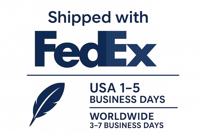 K&ouml;nnte beinhalten: Das Bild zeigt das FedEx-Logo in Dunkelblau mit dem Text &bdquo;Versendet mit FedEx&ldquo;. Darunter steht &bdquo;USA 1-5 WERKTAGE&ldquo; und &bdquo;WELTWEIT 3-7 WERKTAGE&ldquo;, begleitet von einer dunkelblauen Federgrafik.