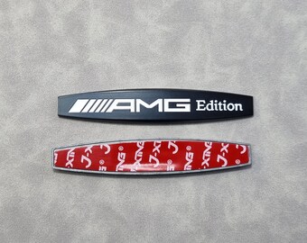 Mercedes AMG Seitenflugel Emblem Aufkleber Silbertonfarbe Mit Rote Basis Und Metalllogo | Metallembleme | Zubehör