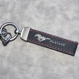 Mustang porte-clés en cuir Alcantara porte-clés Logo cadeau pour hommes femmes anniversaire noël accessoires de voiture