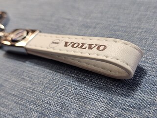 Portachiavi In Pelle PU Per Volvo - Accessorio Modello Con Logo Auto Per Chiavi XC60, XC90, V40, V60 (Beige Caldo)