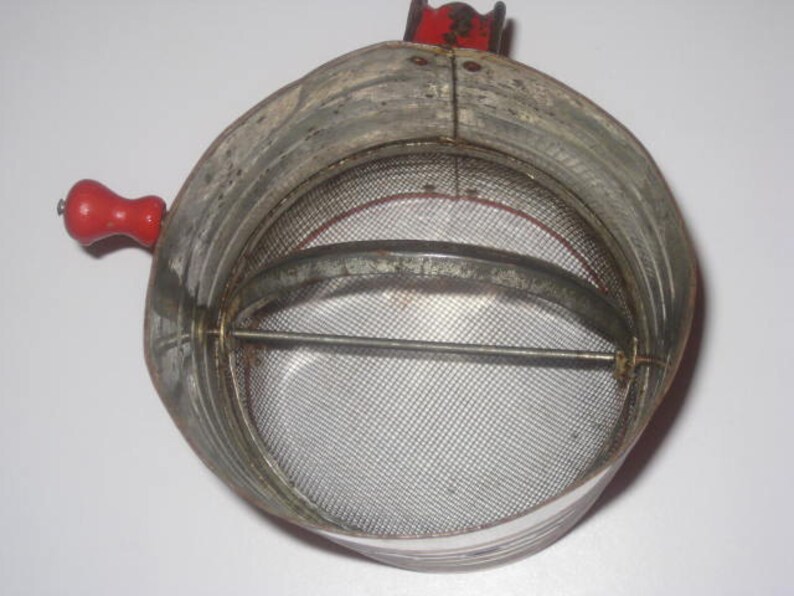 Vintage Victor Tin Flour Sifter in Red & White 1950s 1960s Etsy