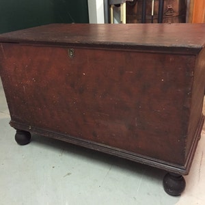 Primitive blanket chest 1800&#39;s round feet dove tailed 18.5d36.5w24h Shipping is not free
