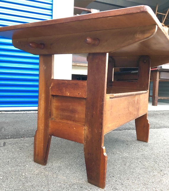 Antique New England Hutch Top Table in Pine 19d33.5d18h29 Antique New England Hutch Top Table in Pine 19d33.5d18h29