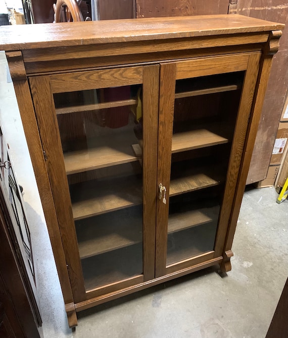 Antique Oak Two Door Bookcase 4 Adjustable 9.5d Shelves on Wood