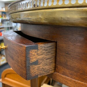 Antique French Louis XVI mahogany gueridon marble top table 28.5h24d shipping is not free bild 7