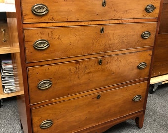 Antique American Federal Cherry chest 4 drawer 20d40w45h Shipping is not free
