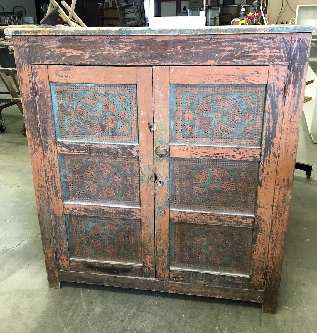 Beautiful American Primitive Walnut 12 Star Tin Pie Safe 16.5