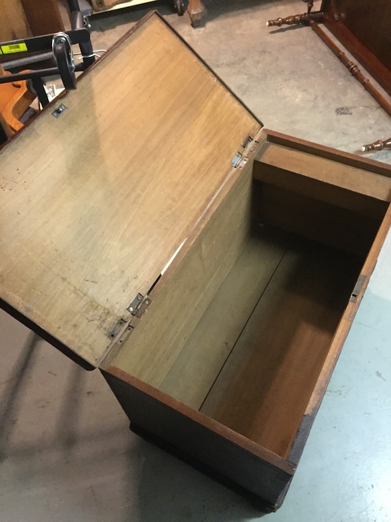 Primitive Blanket Chest 1800 s Round Feet Dove Tailed 18.5d36
