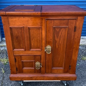 Beautiful 1905 Eddy solid Pine Refrigerator ice chest Boston Ma 35.5W20D37H Shipping is not free