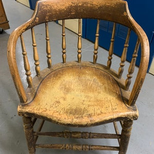 Primitive plank seat chair in Mustard paint  21W21d 17H28H shipping is not free