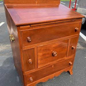Southern pine fancy lidded washstand 32H39H28W23D Shipping is not free