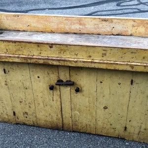 Beautiful primitive New England original yellow painted dry sink 33x21x61 Shipping is not free