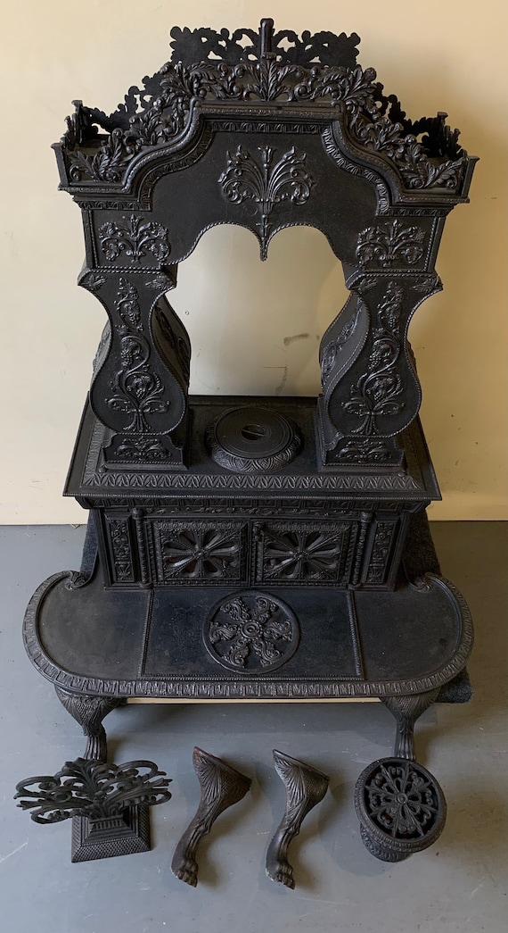 Exquisite 1830's Victorian Antique Parlor Stove Sits on 4 - Etsy Canada