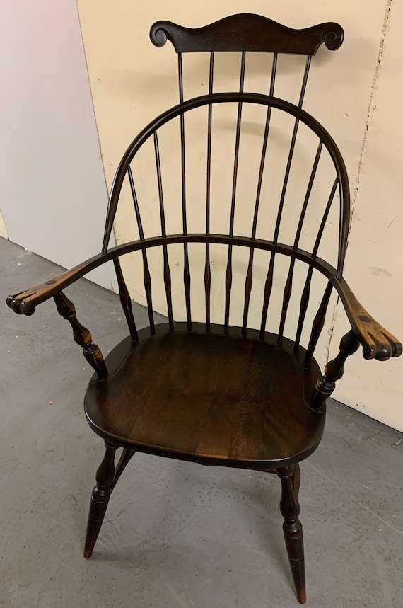 Vintage Mass Nichols Stone American Comb Back Windsor Arm Chair