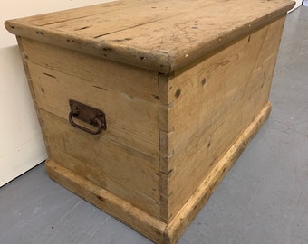 Antique Southern scrubbed pine primitive blanket chest 33w18.75d19h Shipping is not free