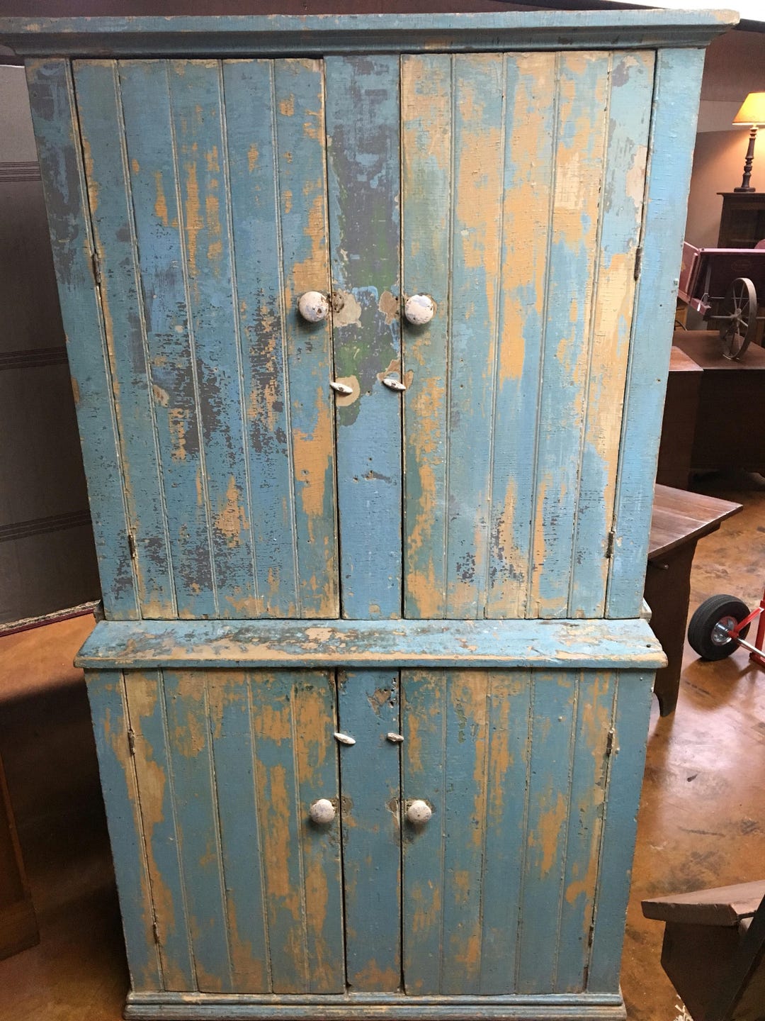アメリカ　ビンテージ　ウィッカーシェルフ　グリーンがかったブルー Primitive Original Blue Painted Stepback Cupboard 45w19d13.5d36