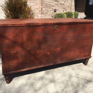Federal Red Pennsylvania blanket chest on turned legs 41.5w17d22h Shipping is not free