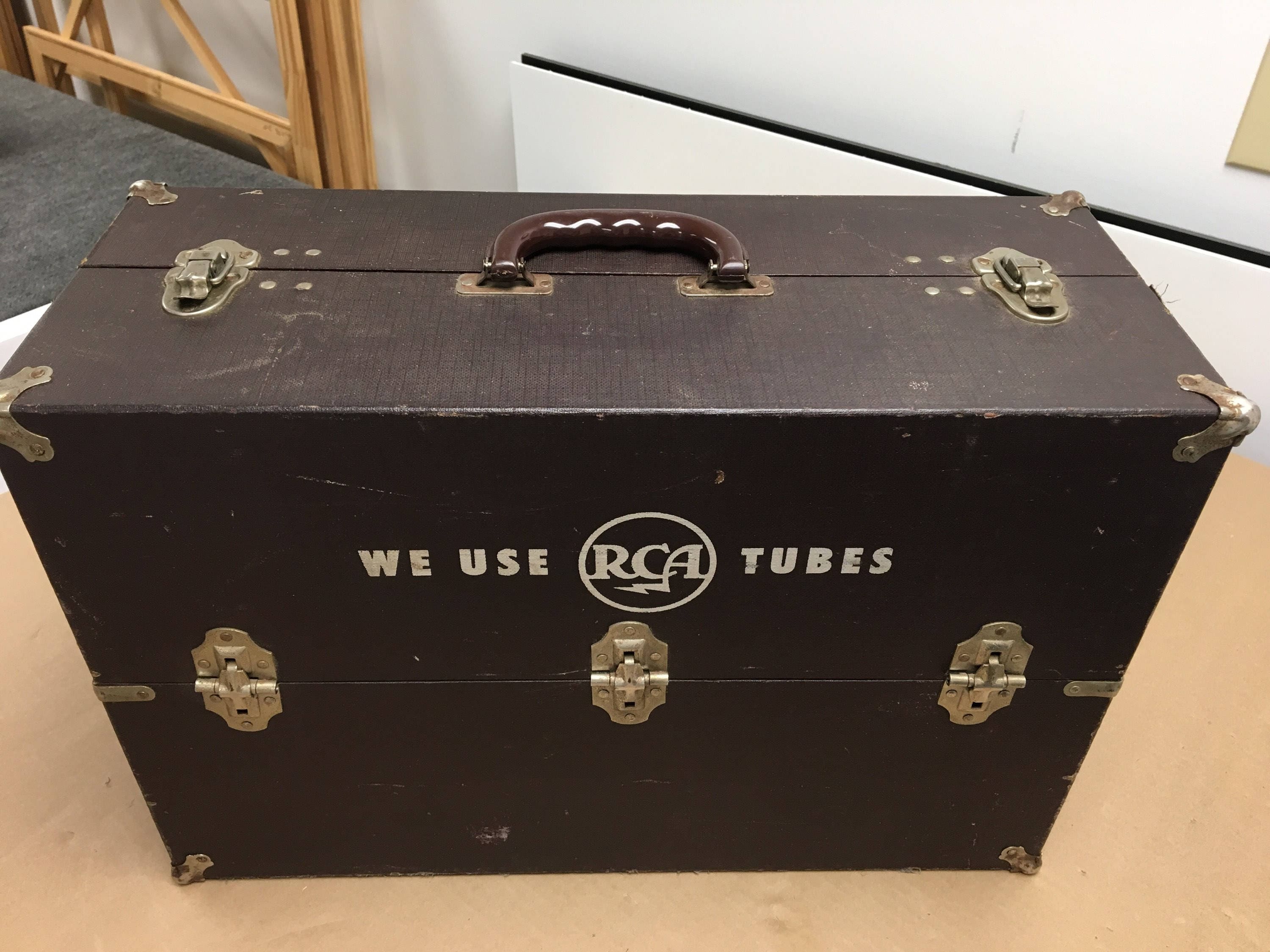 Mid Century TV Repairman Parts Carry Case GE Sylvania RCA Tubes 