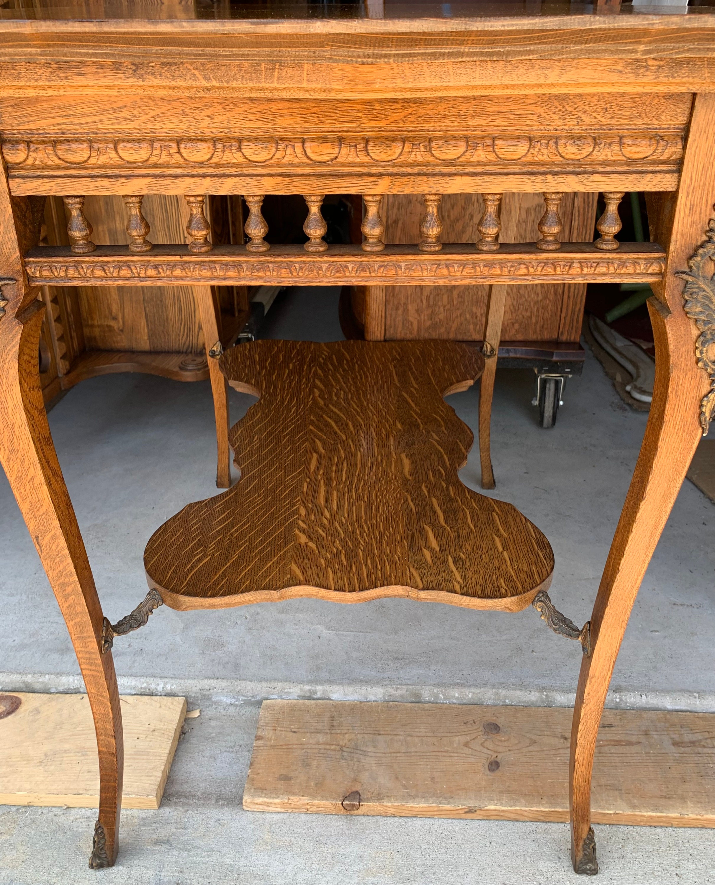 Antique Victorian Solid Oak Side Table Shaped Top 24d32w29