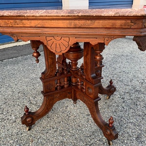 Beautiful victorian Antique burl walnut rose marble top parlor table 22D30W27H Shipping is not free