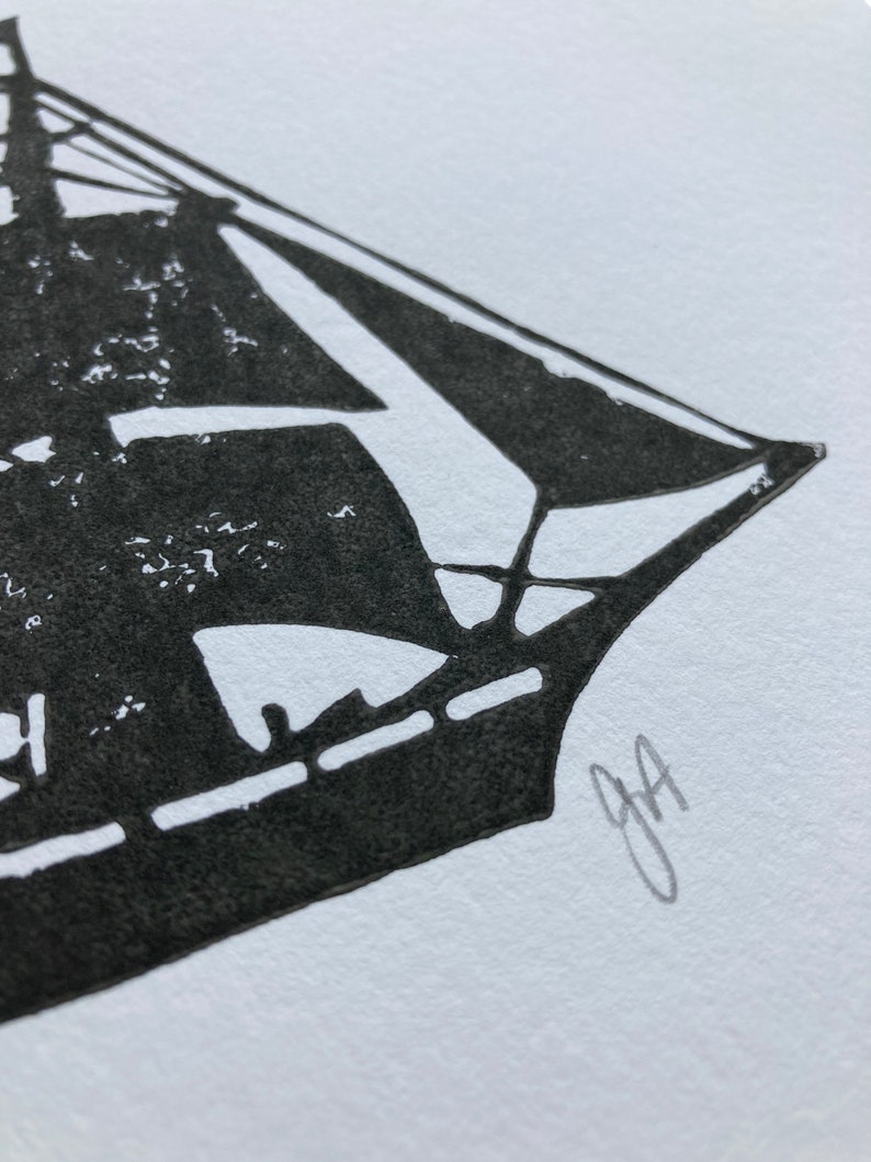 Minimalistischer Segelboot Linoldruck 8x10 Wandbild Maritimer Linoldruck in schwarz Piratenschiff auf dem Ozean Linoldruck Bild 3