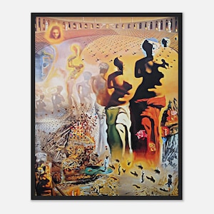 Puede incluir: Una impresión artística surrealista enmarcada que presenta figuras, una cara similar al sol y un paisaje con una cualidad onírica. La obra de arte utiliza una paleta de colores cálidos con tonos de amarillo, naranja y marrón.