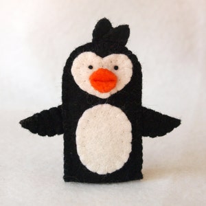 Felt finger puppet, penguin, animal puppet, storytime puppet