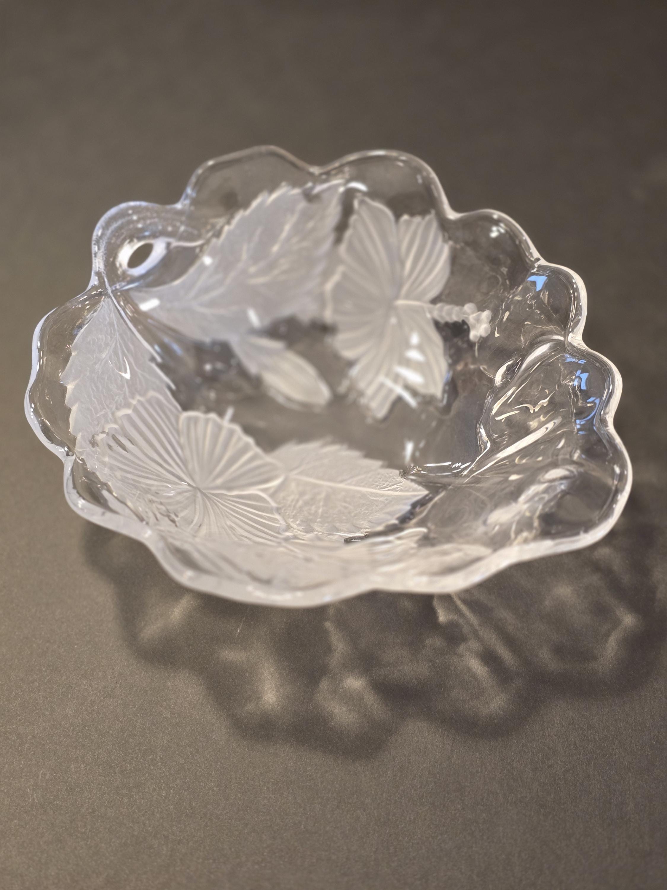 Savoir Vivre Japan Crystal Frosted Embossed Hibiscus Design 7.5