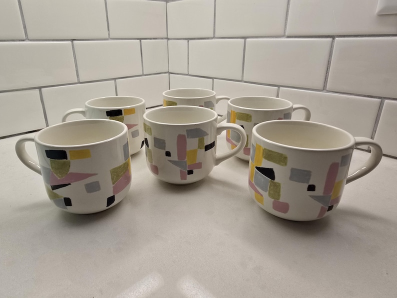 Anthropologie Geometric Color Block Retro Design Mugs - 6 Available 画像 1