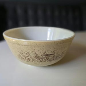 Vintage PYREX Mixing Bowl Oven Ware Mushroom Forest Fancies Pattern 2.5 Litre
