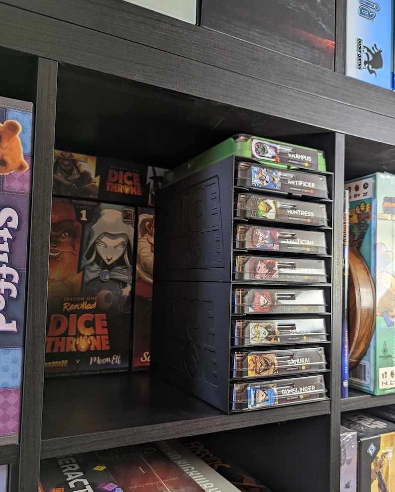 In a standard Ikea kallax shelf, you can even store 5 battle boxes behind the storage cases!