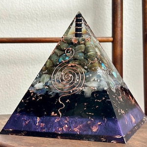 Sorcerer Orgonite Pyramid: Shungite, Labradorite, Moonstone, Obsidian, Copper Sigil