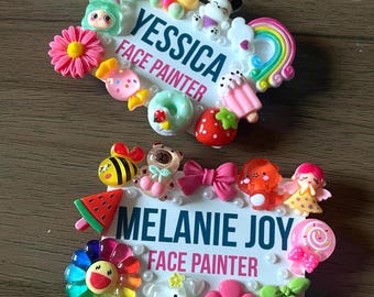 Porte-nom personnalisé avec breloques adorables