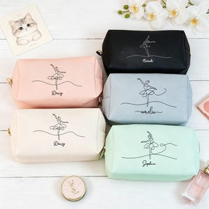 名前入りバレエコスメティックバッグ、カスタムダンスメイクアップバッグ、ダンス教師へのギフト、バレリーナ用トラベルコスメポーチ、女の子へのバレエ卒業祝いギフト