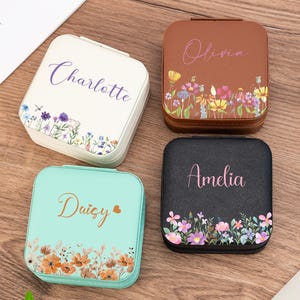 Portagioie con nome personalizzato, portagioie da viaggio, bomboniere personalizzate per matrimonio, proposta di matrimonio per damigella d'onore, custodia da viaggio, organizer per orecchini floreali, regalo per lei