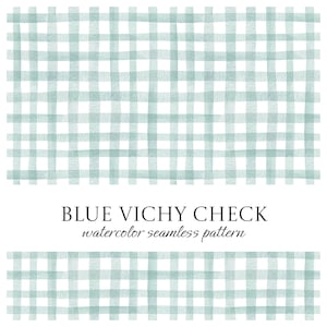 Puede incluir: Patrón sin costuras de acuarela con un diseño de cuadros Vichy azul y blanco. El patrón consiste en líneas horizontales y verticales que se cruzan, creando una apariencia de cuadrícula. Se muestra el texto "BLUE VICHY CHECK watercolor seamless pattern".