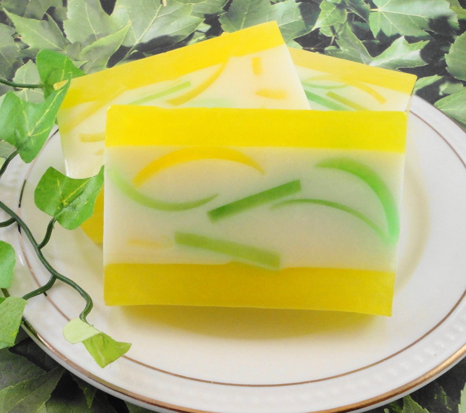 Jemako желчное мыло. хоз мыло со слоном. Aleuni мыло aloe peeling soap. мыло со стола. мыльные свирлы.