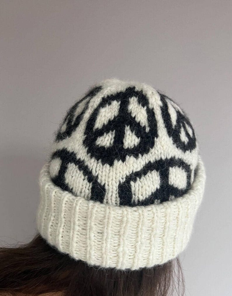 Peace Hat Knitting Pattern PDF: Two-color Easy Level Hat - Etsy