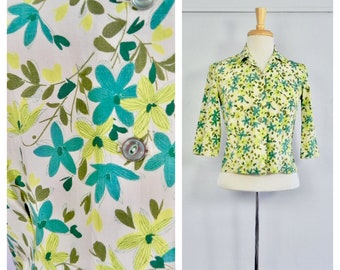 Vintage 50s Top Rayon or Silk Green Print Blouse Sm