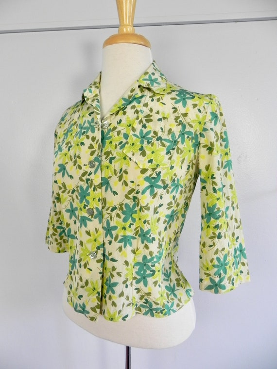 Vintage 50s Top Rayon or Silk Green Print Blouse … - image 5