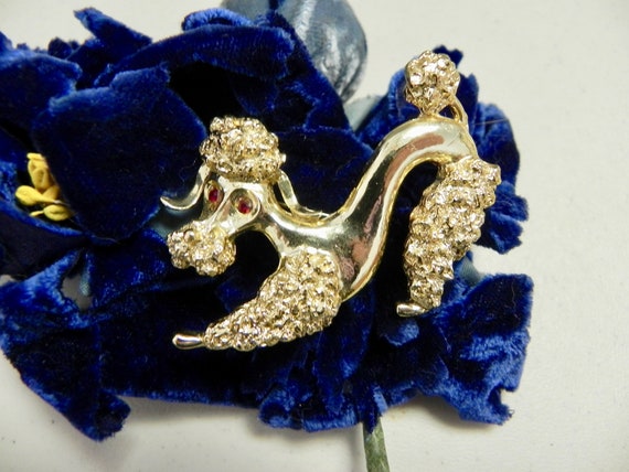 Vintage 50s Playful Poodle Brooch , 1950s Gold Poo
