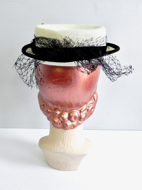 Vintage 50s Straw Hat with Flowers French Topper - image 7