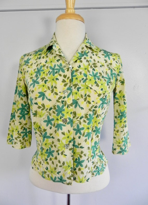 Vintage 50s Top Rayon or Silk Green Print Blouse … - image 4