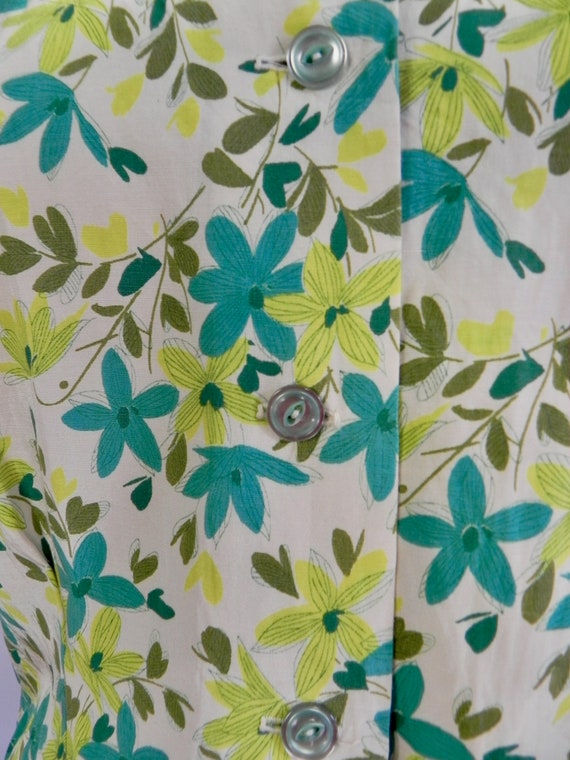 Vintage 50s Top Rayon or Silk Green Print Blouse … - image 3