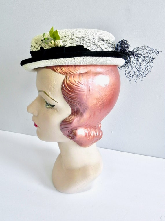 Vintage 50s Straw Hat with Flowers French Topper - image 6