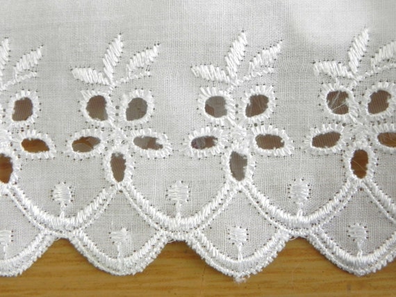 Vintage Cotton Bridal Slip Lovely eyelet and lace… - image 3