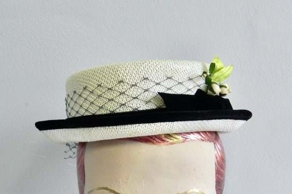 Vintage 50s Straw Hat with Flowers French Topper - image 3