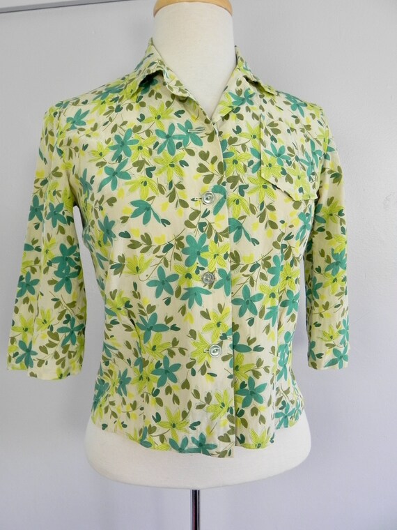 Vintage 50s Top Rayon or Silk Green Print Blouse … - image 8